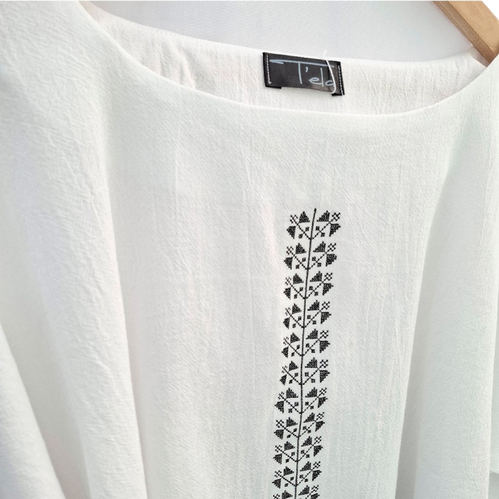 Bluză bumbac 100% cu broderie etno - lejeritate și simplitate [5]