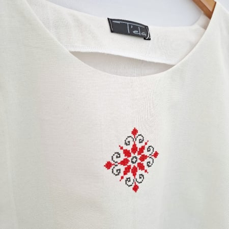 Bluză bumbac 100% cu broderie etno - lejeritate și simplitate [3]