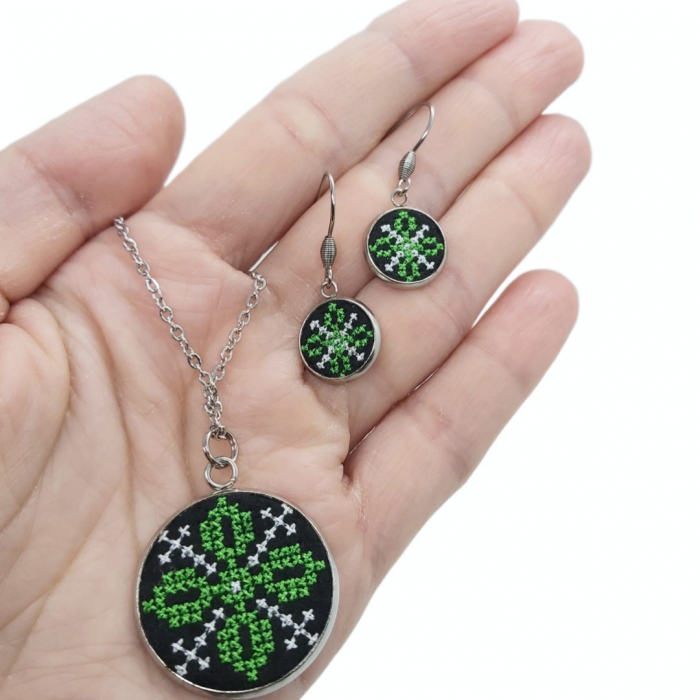 Set bijuterii broderie traditionala montate in inox [3]