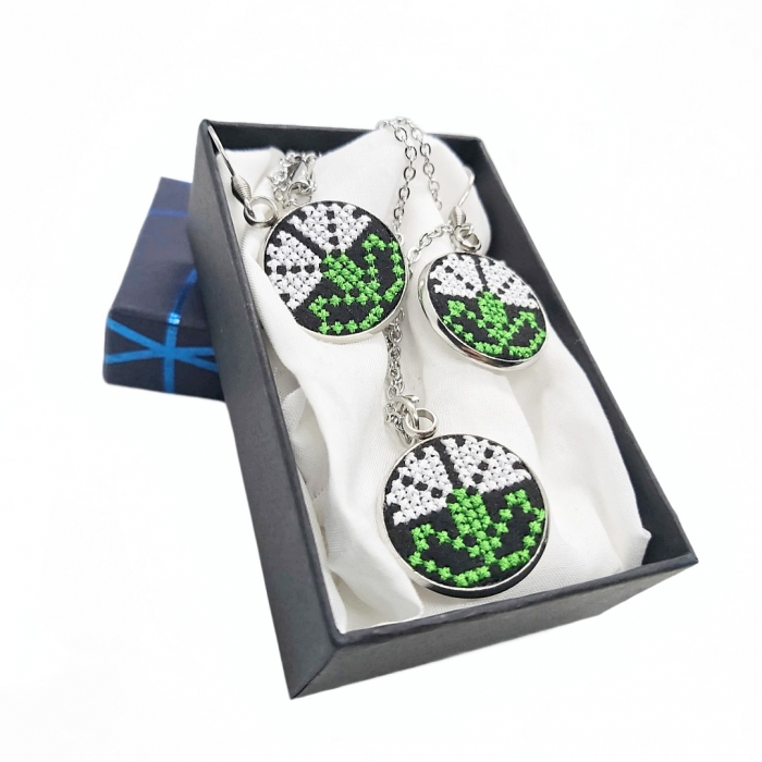 Set bijuterii broderie traditionala montate in inox [1]