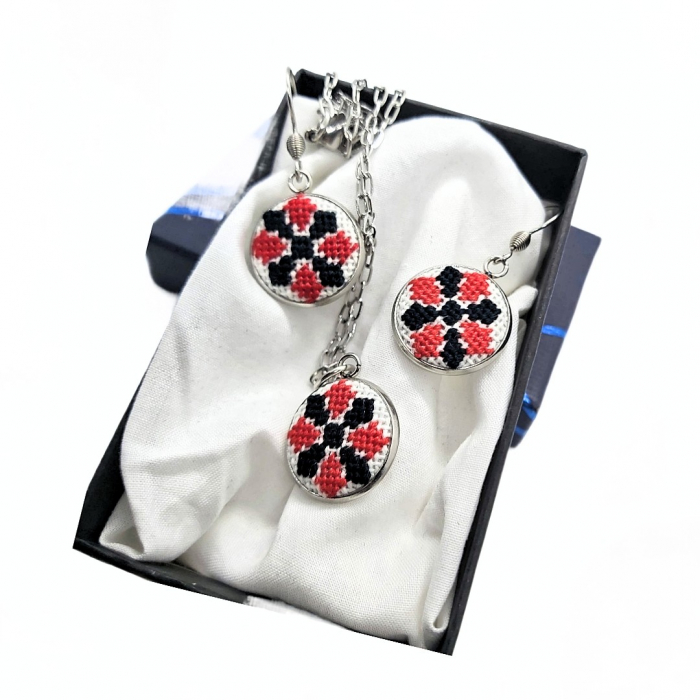 Set bijuterii broderie traditionala montate in inox [4]