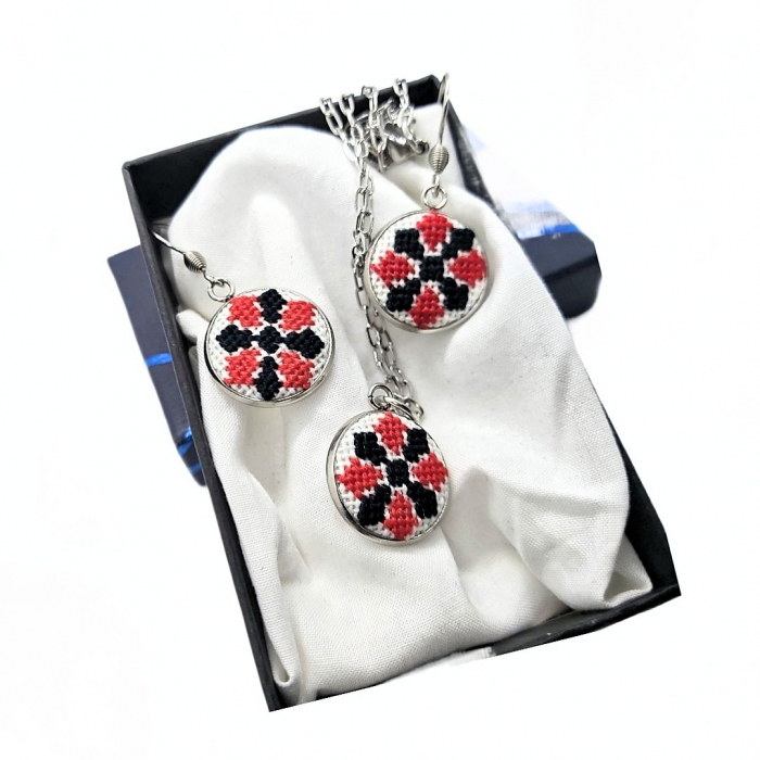 Set bijuterii broderie traditionala montate in inox [1]