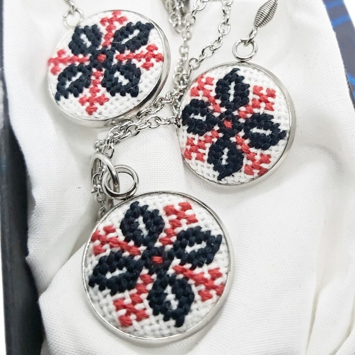 Set bijuterii broderie traditionala montate in inox [3]