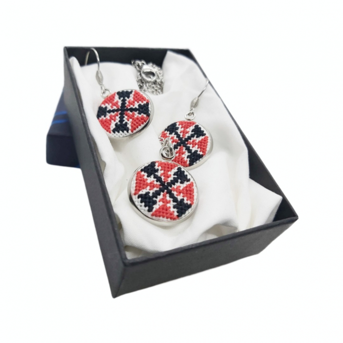 Set bijuterii broderie traditionala montate in inox [1]