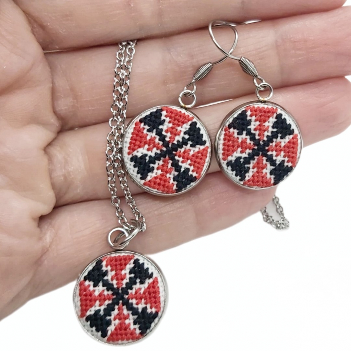 Set bijuterii broderie traditionala montate in inox [2]