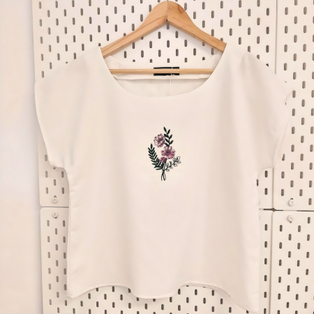 Bluze - Bluză din bumbac cu broderie florală – Iris, M