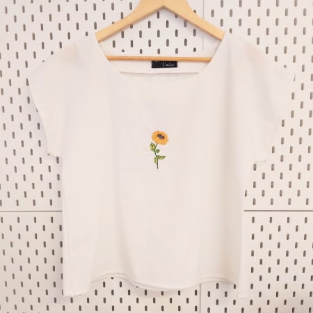 Bluze - Bluză bumbac 100% cu broderie florala - lejeritate și simplitate