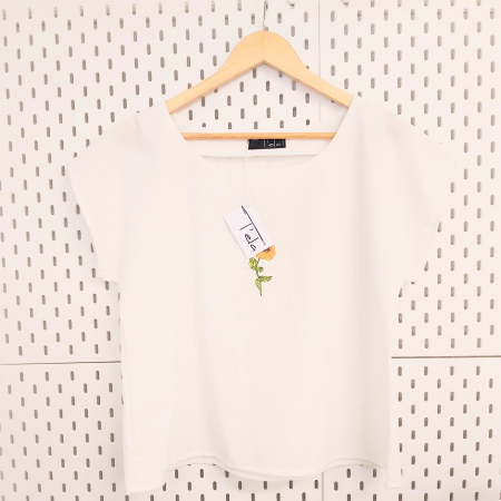 Bluză bumbac 100% cu broderie florala - lejeritate și simplitate [1]