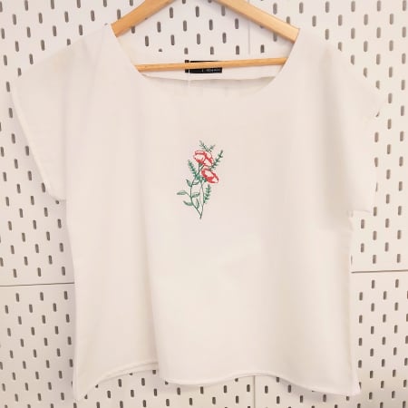 Bluze - Bluză bumbac 100% cu broderie florala - lejeritate și simplitate