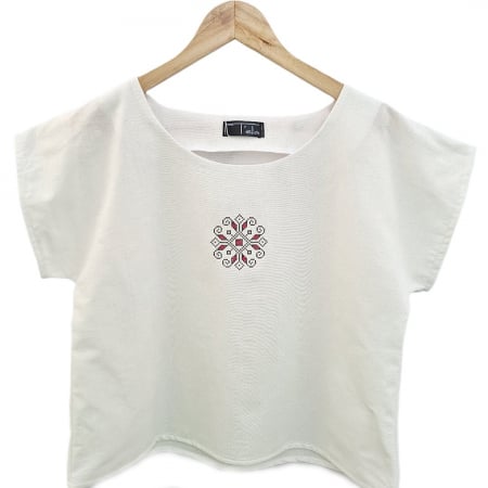 Bluză bumbac 100% cu broderie etno - lejeritate și simplitate [1]