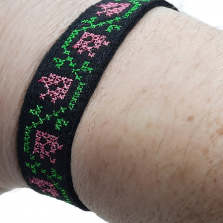 Bratara din fetru cu broderie [4]