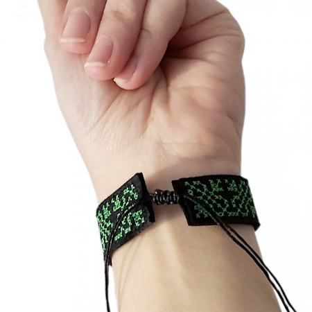 Bratara din fetru cu broderie [1]