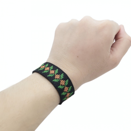 Bratara din fetru cu broderie [2]