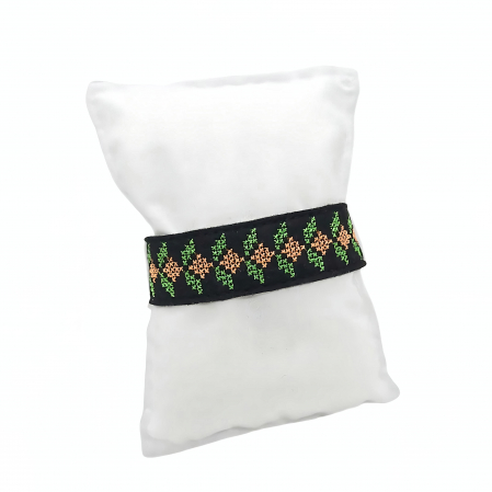 Bratara din fetru cu broderie [3]