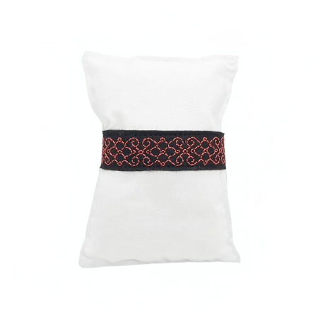 Bratara din fetru cu broderie [2]