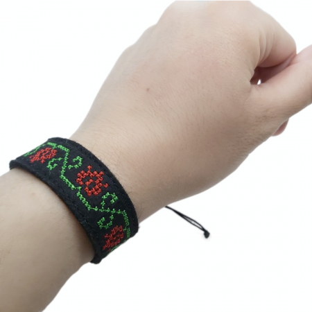 Bratara din fetru cu broderie [1]