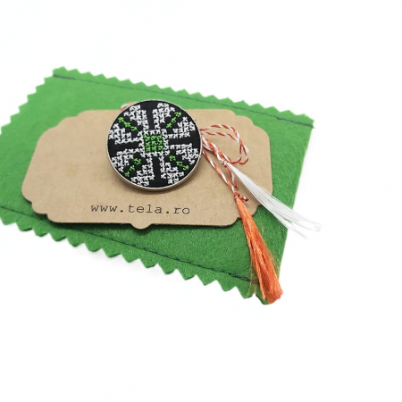 Martisoare speciale cu broderie modele traditionale [2]