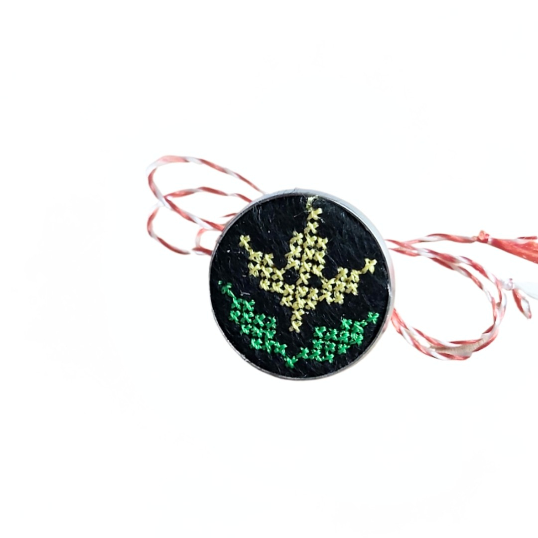 Brosa de inox cu broderie traditionala model floral Galben