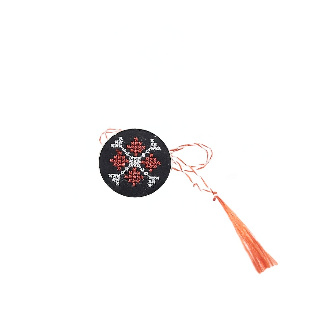 Brosa de inox cu broderie traditionala model cruce Rosu
