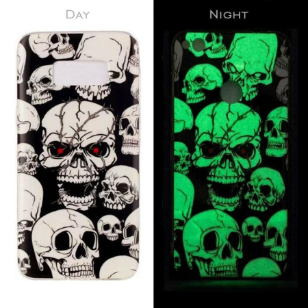 Huse si folii iPhone - Husa Glow in the dark pentru iPhone X/XS skull