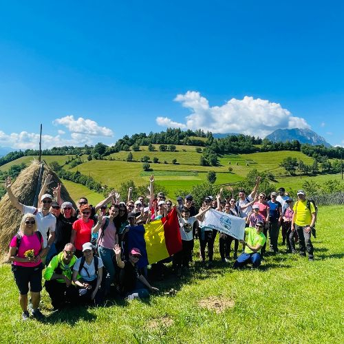 De Ziua Copilului drumeție pitorească în Poiana Mărului [2]