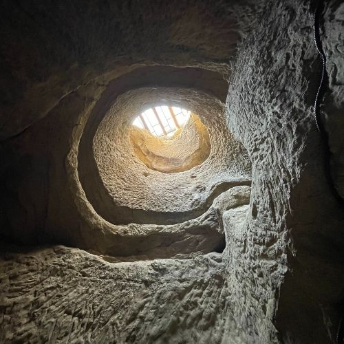 Poiana Narciselor, Templul Dorințelor și Piramidele de la Șona [4]