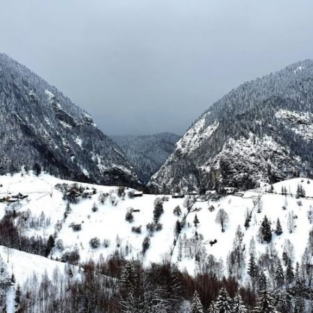 Drumeții - Gogoși și Circuit Pitoresc prin Sate de Munte