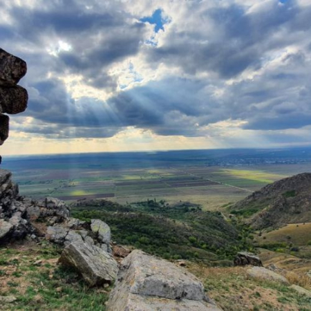 Culmea Pricopanului și Monoliții din Granit [1]