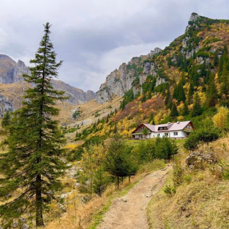 În drumeție la Cabana Mălăiești [1]