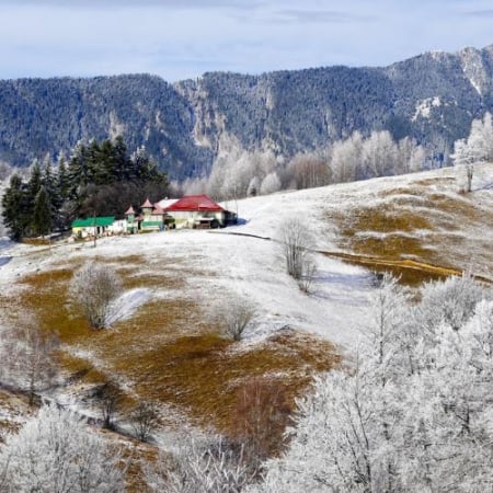 Drumeții - Ursa Mică, dealurile Șirnei și Ciocanului & Mâncarea la Ceaun
