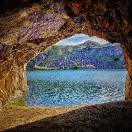 Drumeții - Munții Măcin: Vârful Țuțuiatu și Lacul Iacobdeal