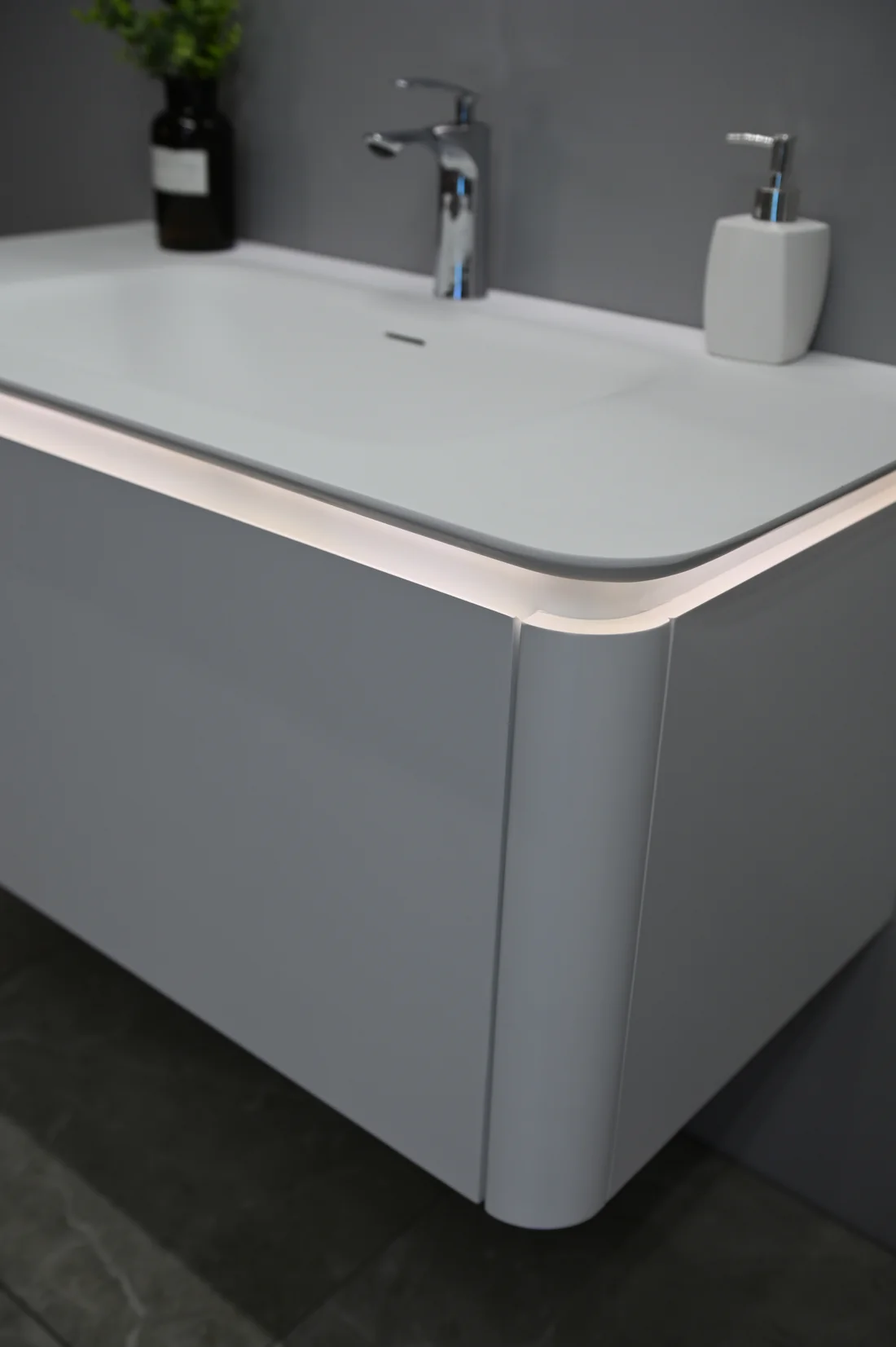 Set Mobilier Baie Suspendat Alb Mat cu Lavoar Ceramic și Oglindă Rotundă LED GGS34 [5]