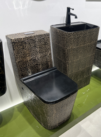 Set vas WC cu capac slim, montare pe podea, Rimless, evacuare laterală, finisaj negru/auriu – 64 × 36 × 80 cm - T2073CR4 [1]