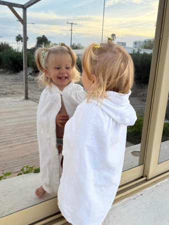 Prosop bebeluși cu glugă, model capă din frotir 95x75 cm, personalizare nume inclusă