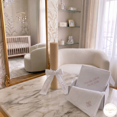 Trusou Botez Catolic Tesoro Bebe Muselina Premium si Lumanare Fagure Ceara de Albine