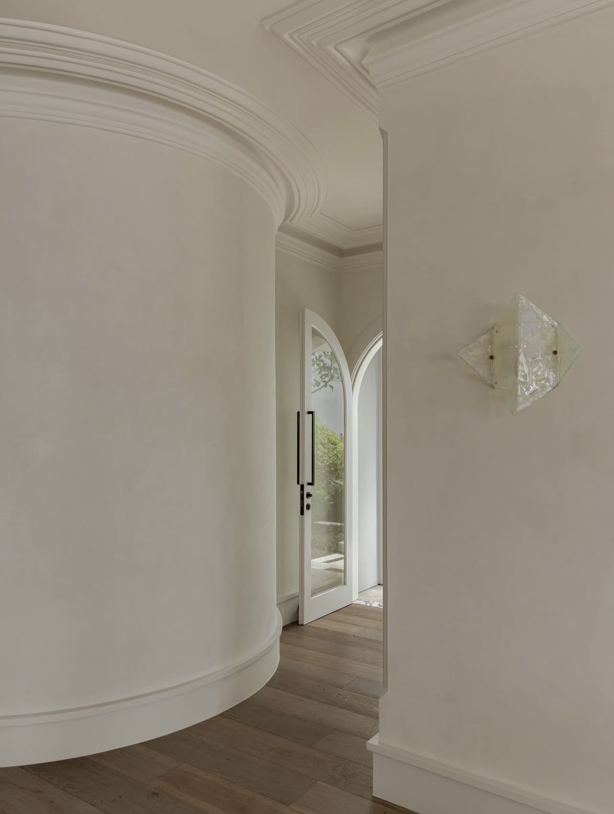 Profilele flexibile: secretul amenajărilor spectaculoase pe supefețe curbe