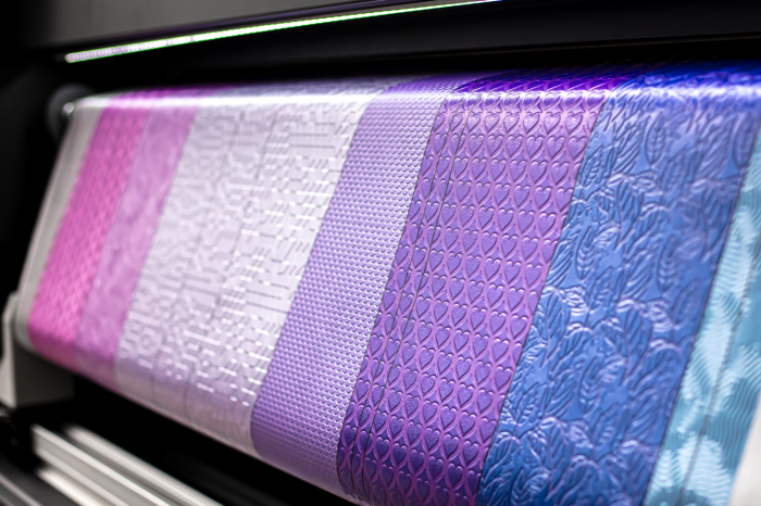 Material textil printat in relief [16]