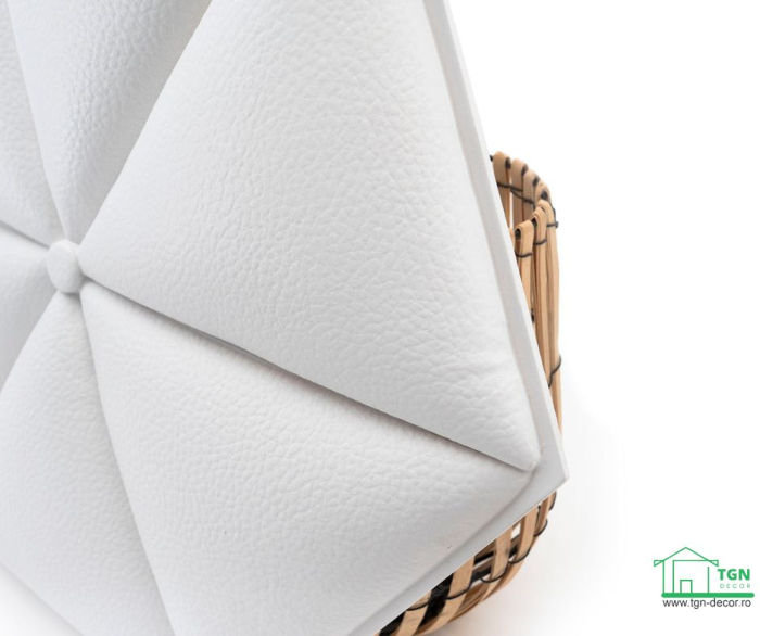 Panou W332, 46.6cm x40.4cm x3.8cm [14]