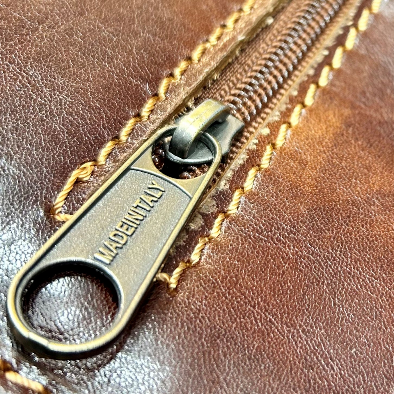Geantă din piele Made in Italy [6]