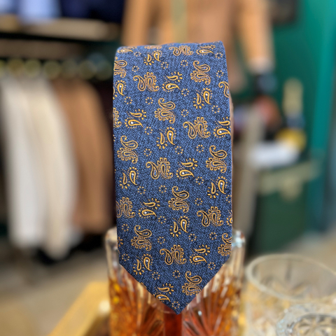 Accesorii - Cravate Italiene - Eleganță și Stil pentru Regele din Tine