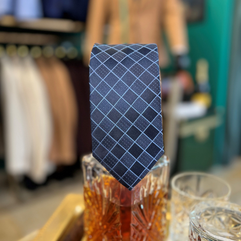 Accesorii - Cravate Italiene - Eleganță și Stil pentru Regele din Tine