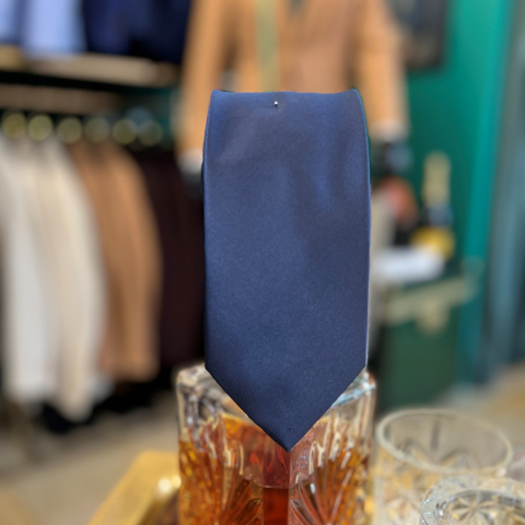 Accesorii - Cravate Italiene - Eleganță și Stil pentru Regele din Tine