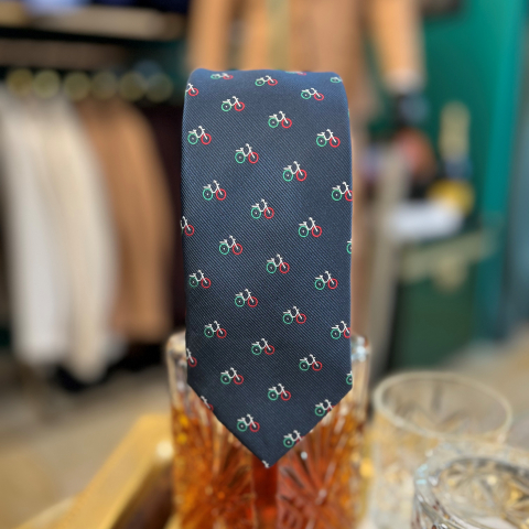 Cravate - Cravate Italiene - Eleganță și Stil pentru Regele din Tine