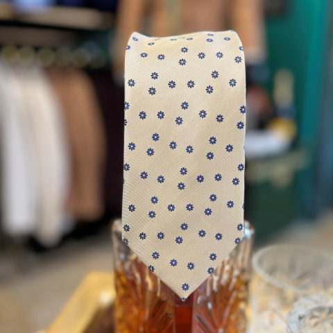 Accesorii - Cravate Italiene - Eleganță și Stil pentru Regele din Tine