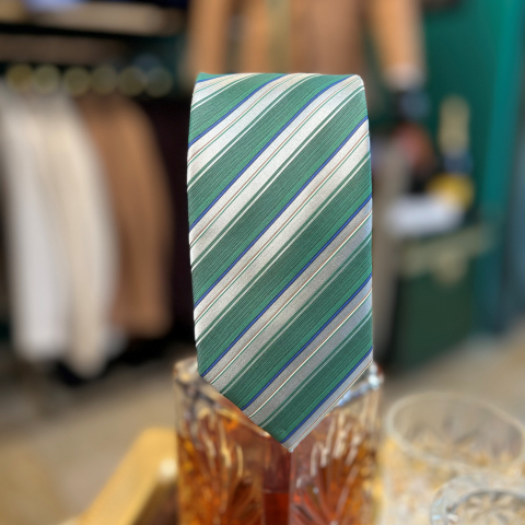 Accesorii - Cravate Italiene - Eleganță și Stil pentru Regele din Tine