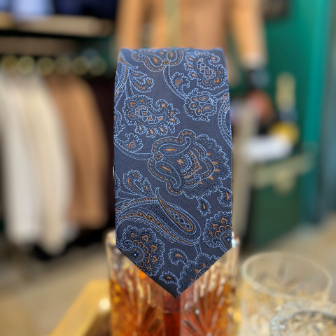 Accesorii - Cravate Italiene - Eleganță și Stil pentru Regele din Tine