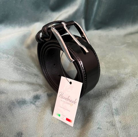 Accesoriul perfect pentru un look impecabil!