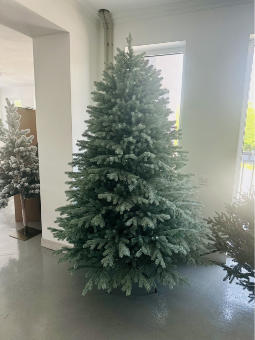 Brazi artificiali de Crăciun, calitate europeană [2]