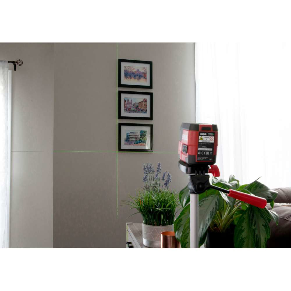 SKIL 1912 AA Nivela laser cu linie în cruce, lumina verde, raza actiune 20m, prindere trepied 1/4, Accu Li-Ion, include incarcator micro USB si clema de prindere [8]
