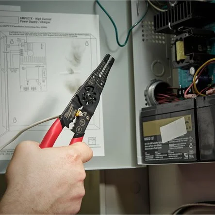 Cleste multifunctional de dezizolare si sertizare cabluri MILWAUKEE (4932493816) [1]